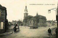 Lignières-la-Doucelle - La Place de l'Eglise